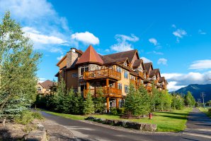 Hướng Dẫn Xin Visa Du Lịch Canada: Bước Bắt Đầu Cho Hành Trình Khám Phá