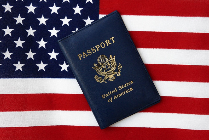 Có những loại giấy tờ nào cần thiết phải nộp qua đường bưu điện khi xin visa?