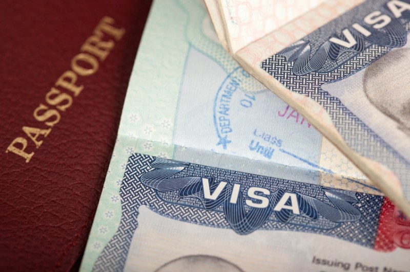 VISATA luôn hỗ trợ khách hàng làm visa Canada chu đáo 