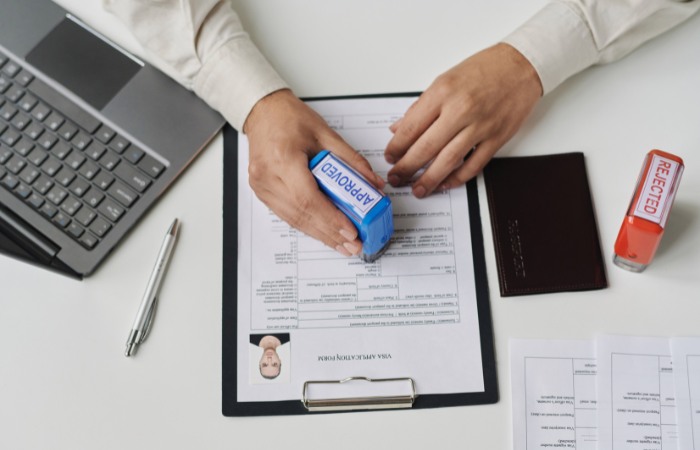 Bạn cũng sẽ bị từ chối visa Úc nếu có lịch sử di cư bất hợp pháp