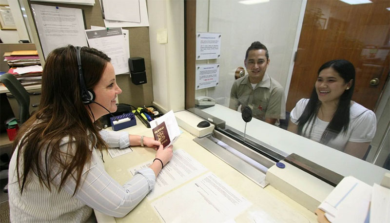 Bạn có thể đặt lịch hẹn nộp hồ sơ và phỏng vấn Visa Mỹ online